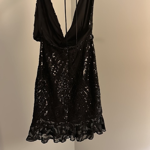 By the way. brand. Black sequins, backless dress with frill hem and mesh overlay - Picture 4 of 4